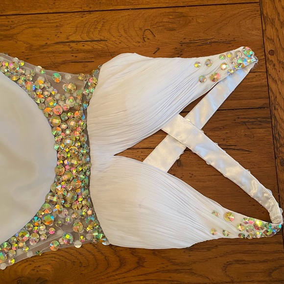 Alyce Paris Size 0 White Jeweled Formal Gown - Picture 6 of 10